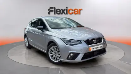 Usado Seat Ibiza FR 110 CV (80 kW) 2023 Gris Utilitario