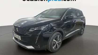 Używany Peugeot 5008 Allure 131 KM (96 kW) 2023 Czarny SUV