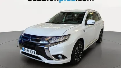 Usado Mitsubishi Outlander P-HEV 203 CV (149 kW) 2018 Blanco SUV