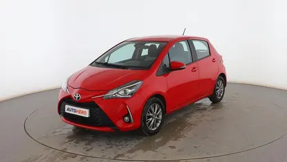 Usado Toyota Yaris Active 110 CV (80 kW) 2018 Rojo Berlina