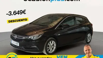Usado Opel Astra Dynamic 125 CV (91 kW) 2018 Negro Utilitario