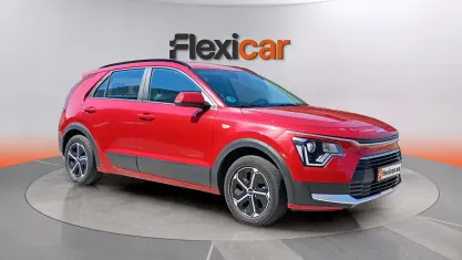 Usado Kia Niro 141 CV (103 kW) 2024 Rojo SUV