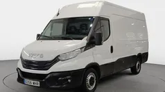 Blanco Usado 2023 Iveco Daily Berlina | 25.137 € (Buen precio)