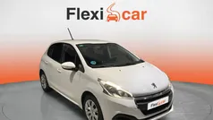 Usado 2015 Peugeot 208 Active Utilitario | 5890 € (Buen precio)