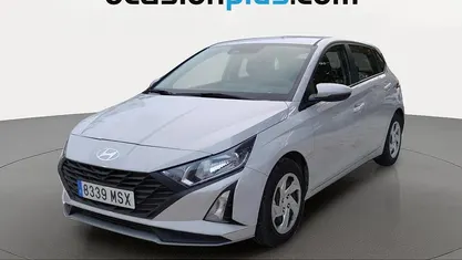 Usado Hyundai i20 80 CV (58 kW) 2024 Gris Utilitario