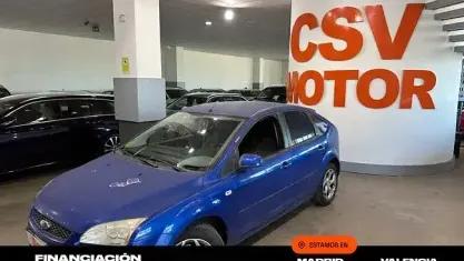 Usado Ford Focus Ambiente 90 HP (66 kW) 2007 Azul Sedan