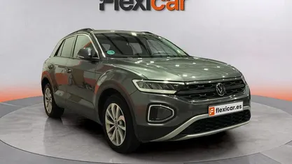 Gris Usado 2023 VW T-Roc Life SUV | 20.990 € (Precio justo)
