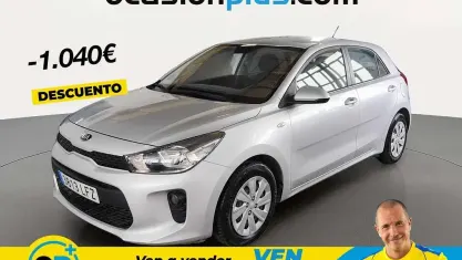 Usado Kia Rio 84 CV (61 kW) 2020 Gris Utilitario