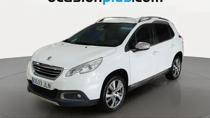 Usado Peugeot 2008 Allure 100 CV (73 kW) 2016 Blanco SUV