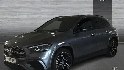 Gris montaña Usado 2025 Mercedes GLA200 AMG line SUV | 44.900 € (Precio justo)