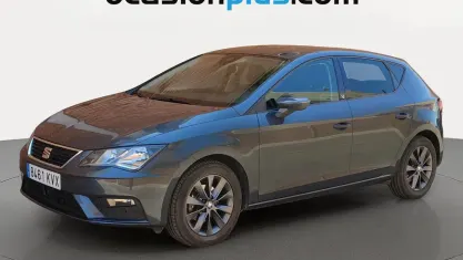 Usado Seat Leon Style 116 CV (85 kW) 2019 Gris Utilitario