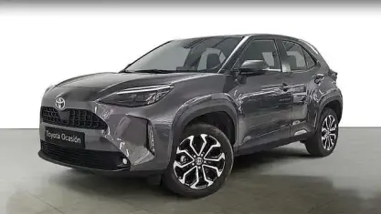 Usado Toyota Yaris Hybrid Active 130 CV (95 kW) 2025 Gris Pickup/Camioneta