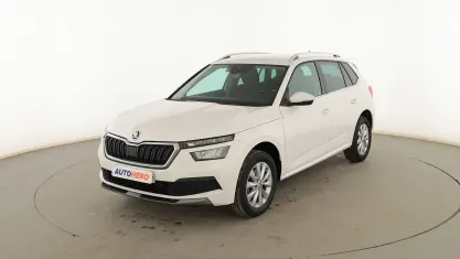 Usado Skoda Kamiq Ambition 95 CV (69 kW) 2022 Blanco SUV