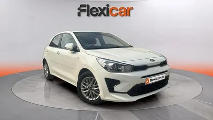 Usado Kia Rio 120 CV (88 kW) 2021 Blanco Utilitario