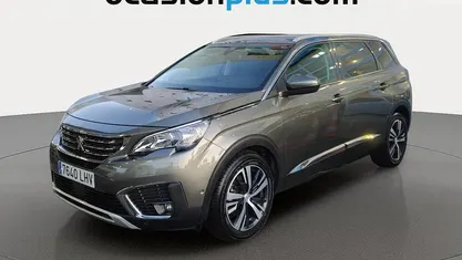 Usado Peugeot 5008 Allure 130 CV (95 kW) 2020 Gris SUV