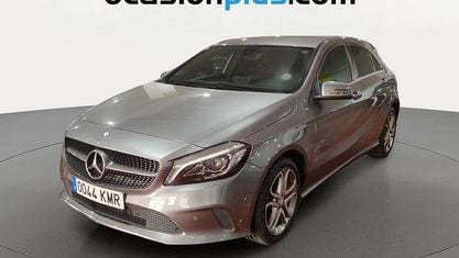 Käytetty Mercedes A180 109 HP (80 kW) 2017 Harmaa Viistoperä