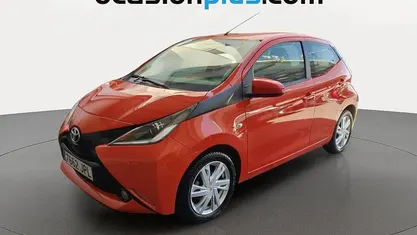 Occasion Toyota Aygo X-play 69 PK (50 kW) 2016 Oranje Hatchback