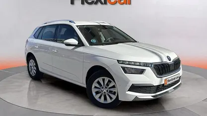 Usado Skoda Kamiq Ambition 110 CV (80 kW) 2022 Blanco SUV