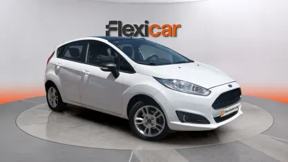 Usado Ford Fiesta Active 86 CV (63 kW) 2017 Blanco Utilitario