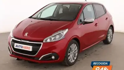 Usado Peugeot 208 Style 82 CV (60 kW) 2017 Rojo Utilitario