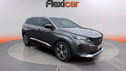 Usado Peugeot 5008 Allure 131 CV (96 kW) 2021 Gris Monovolumen