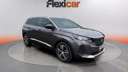 Usado Peugeot 5008 Allure 131 CV (96 kW) 2021 Gris Monovolumen