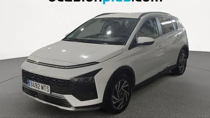 Usado Hyundai Bayon 100 CV (73 kW) 2024 Blanco SUV