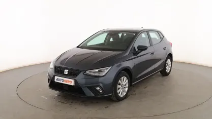 Usado Seat Ibiza Style 80 CV (58 kW) 2023 Gris Utilitario