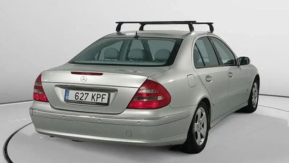 Usado Mercedes E350 Avantgarde 272 CV (200 kW) 2005 Gris Berlina