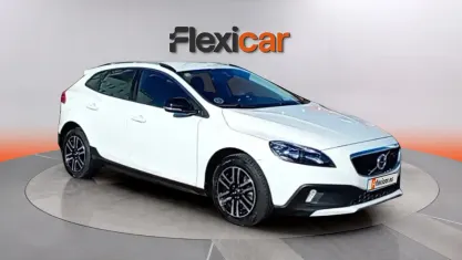 Usado Volvo V40 Momentum 150 CV (110 kW) 2017 Blanco Berlina
