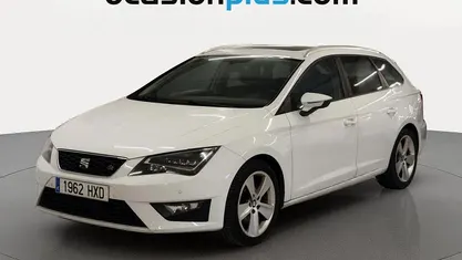 Käytetty Seat Leon FR 184 HP (135 kW) 2014 Valkoinen Tila-auto