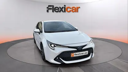 Käytetty Toyota Corolla Advance 180 HP (132 kW) 2021 Valkoinen Sedan