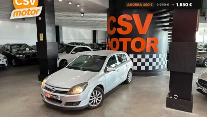 Usado Opel Astra GTC Enjoy 100 CV (73 kW) 2005 Gris / plata Berlina
