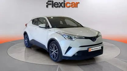 Käytetty Toyota C-HR Advance 122 HP (89 kW) 2018 Valkoinen Katumaasturi
