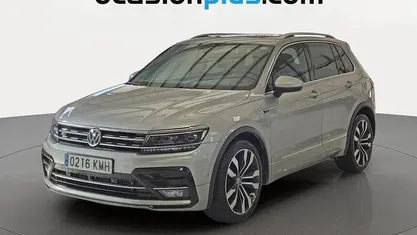 Usado VW Tiguan Sportline 150 CV (110 kW) 2018 Gris plata SUV