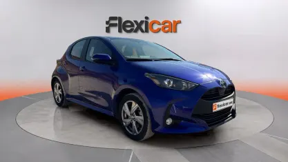 Usado Toyota Yaris Hybrid Active 116 CV (85 kW) 2025 Azul Berlina