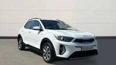 Blanco Usado 2024 Kia Stonic SUV | 18.300 € (Precio justo)