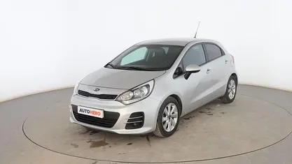 Usado Kia Rio 85 CV (62 kW) 2015 Plata Utilitario