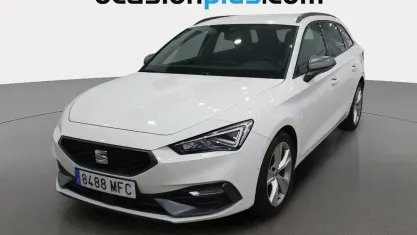 Usado Seat Leon FR 150 CV (110 kW) 2023 Blanco Monovolumen