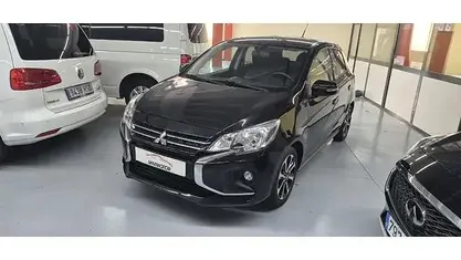 Käytetty Mitsubishi Space Star 71 HP (52 kW) 2023 Musta Viistoperä