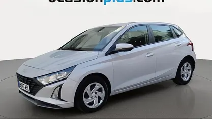 Usado Hyundai i20 84 CV (61 kW) 2024 Gris Utilitario