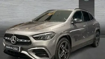 Usado Mercedes GLA200 AMG line 150 CV (110 kW) 2025 Gris SUV