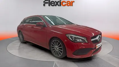 Usado Mercedes CLA200 Shooting Brake 136 CV (100 kW) 2017 Rojo Familiar