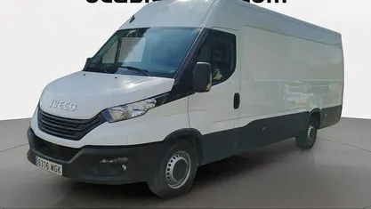 Usado Iveco Daily 156 CV (114 kW) 2023 Blanco Familiar