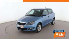 Azul Usado 2014 Skoda Fabia Ambition Berlina | 8799 € (Precio justo)