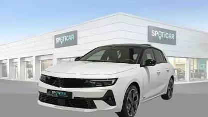 Begagnad Opel Astra 114 kW (156 HK) 2023 Vit Sedan