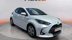 Usado 2024 Toyota Yaris Hybrid Active Berlina | 17.990 € (Super precio)