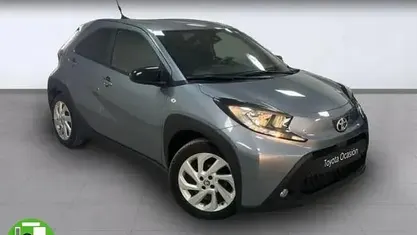 Begagnad Toyota Aygo X-play 69 HK (50 kW) 2024 Blå