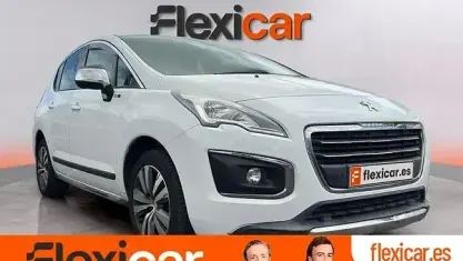Usado Peugeot 3008 Style 120 CV (88 kW) 2015 Blanco Familiar