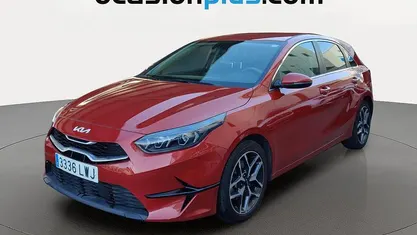 Usado Kia Ceed 120 CV (88 kW) 2022 Rojo Utilitario